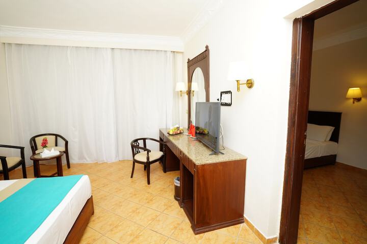 Room 15 of 110