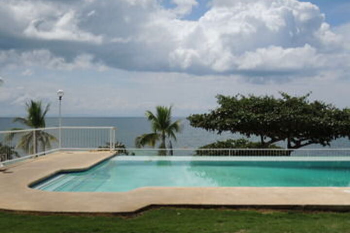 Pool 28 of 36