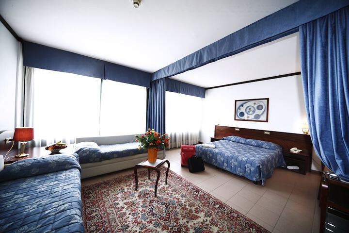 Room 15 of 53