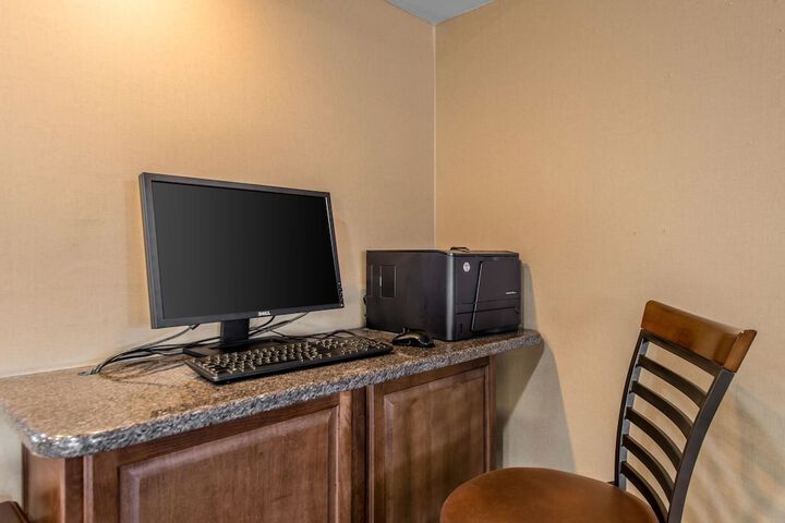 Business Center 54 of 68