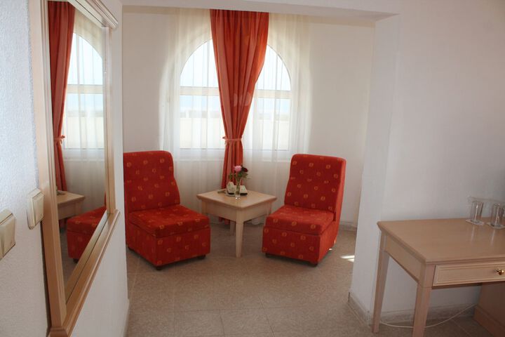 Room 12 of 52