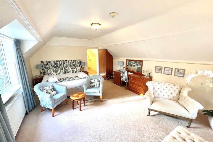 Room 13 of 38