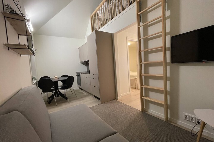 Room 11 of 37