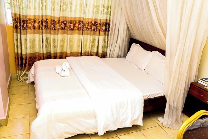 Room 26 of 108