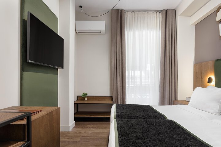 Room 40 of 122