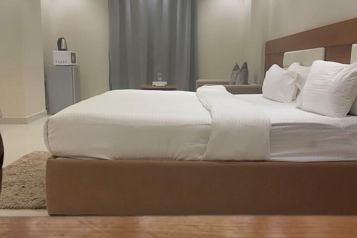 Room 5 of 40