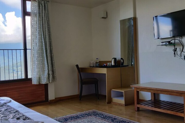 Room 9 of 56