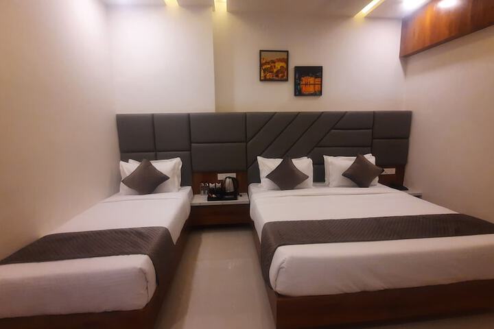 Room 15 of 26