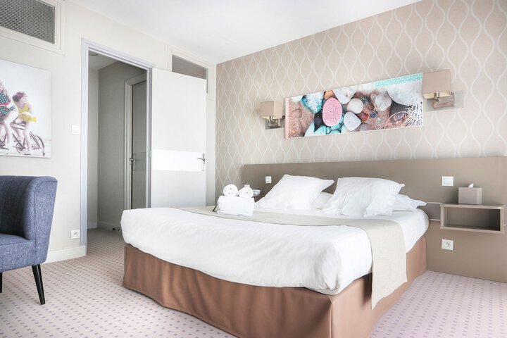 Room 35 of 59