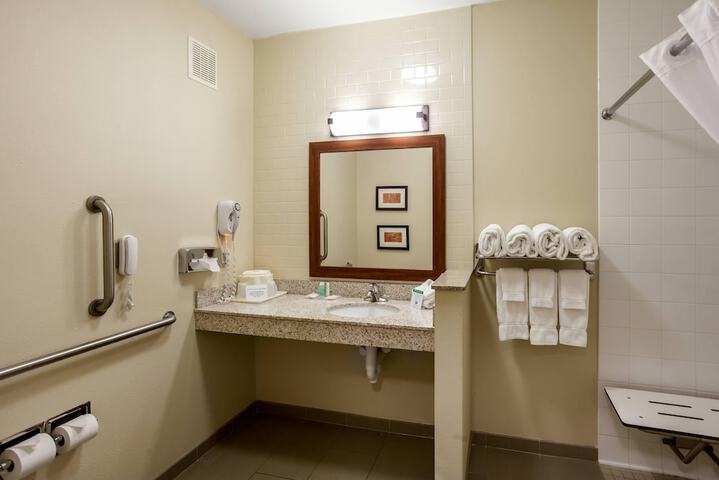 Room 20 of 39