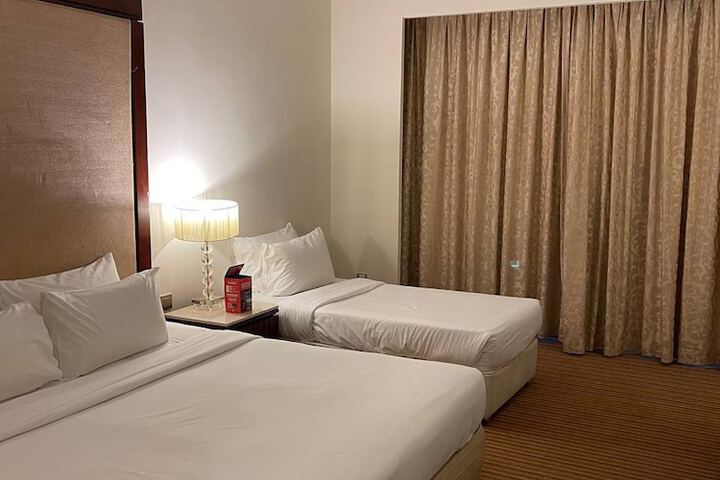 Room 12 of 46