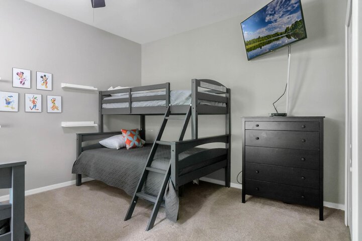 Room 2 of 38