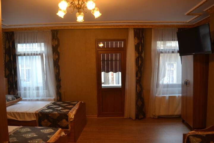 Room 22 of 31