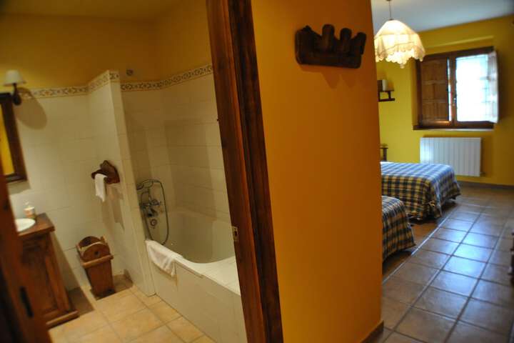 Room 10 of 27