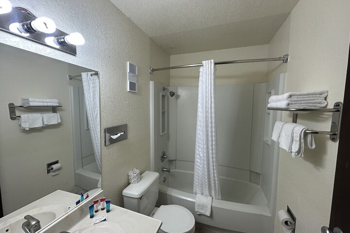 Room 18 of 21