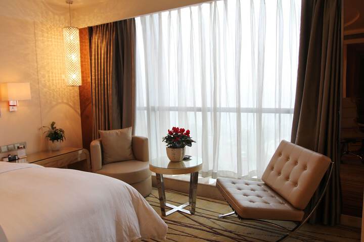 Room 6 of 72