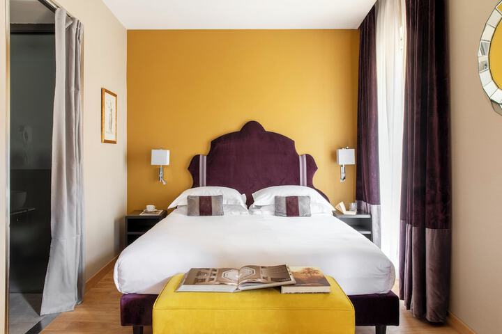 Room 26 of 162