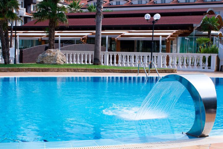 Hotel Pool