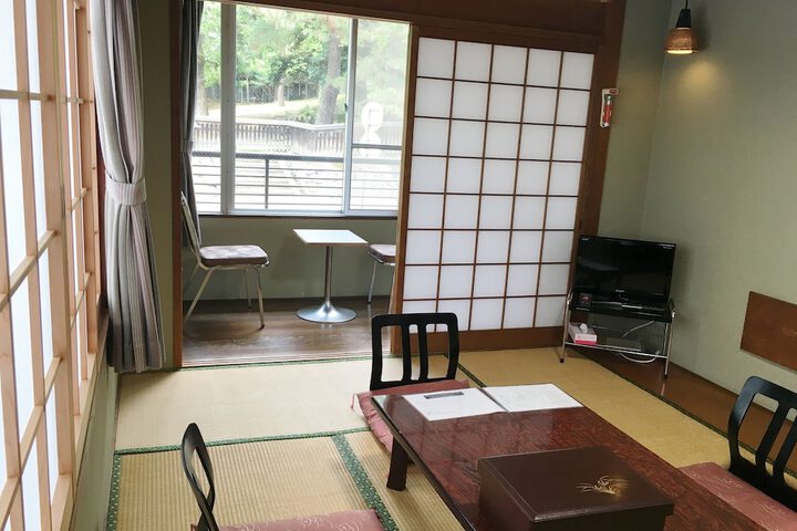 Room 9 of 35