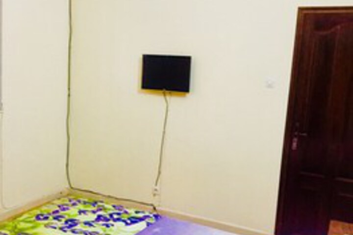 Room 7 of 8