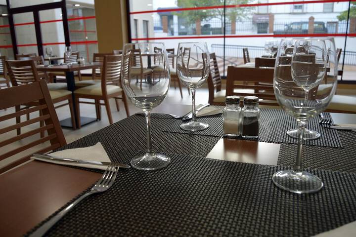 Dining 35 of 53