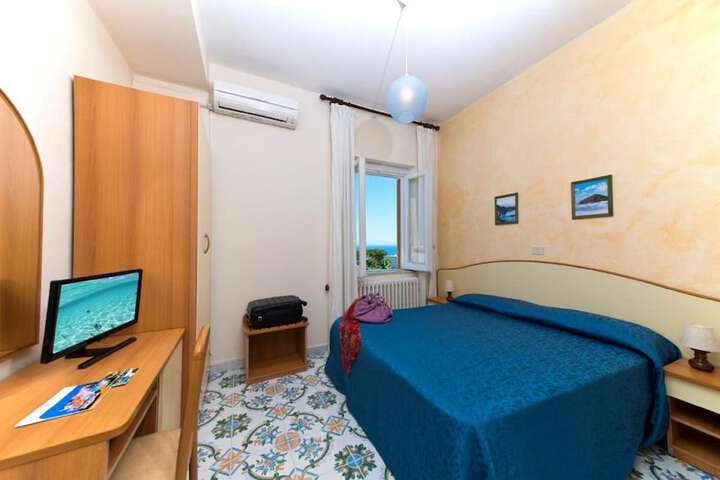 Room 11 of 70