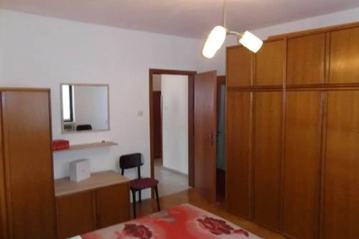 Room 4 of 22