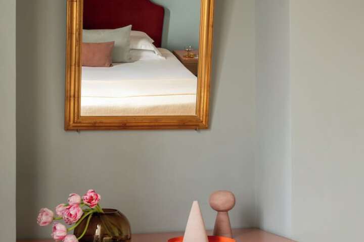 Room 40 of 77