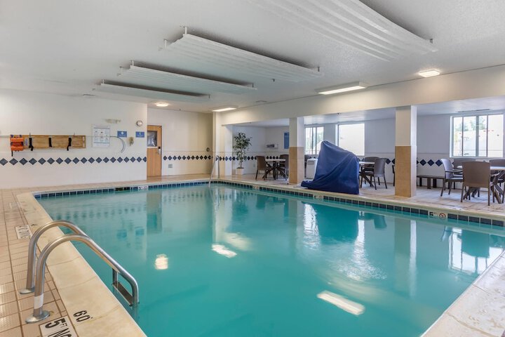 Hotel Pool