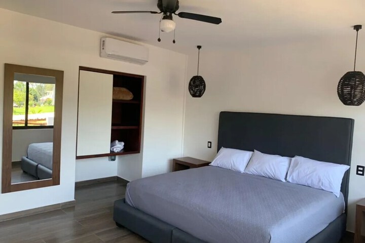 Room 15 of 48