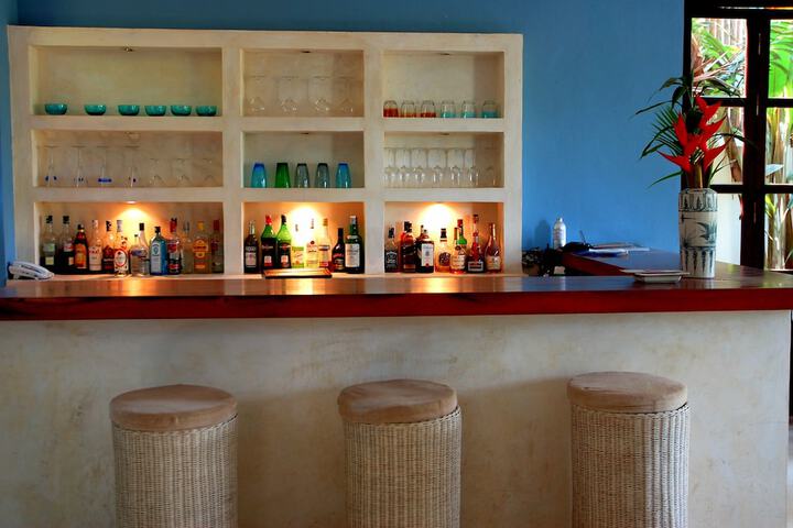Lounge 42 of 52