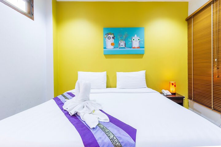 Room 6 of 61