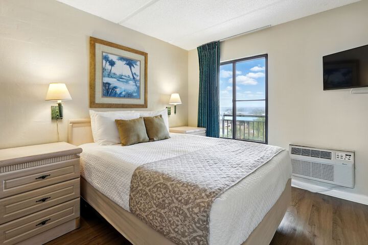 Room 8 of 72