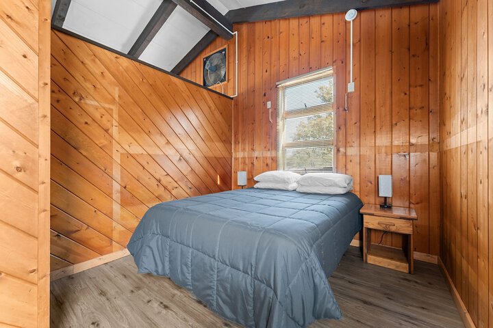 Room 2 of 68