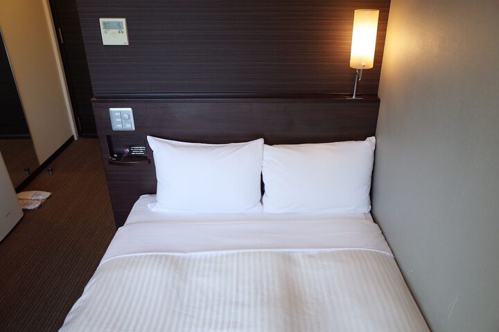 Room 8 of 49