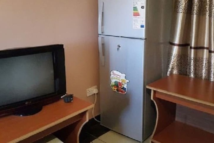 Room 4 of 11