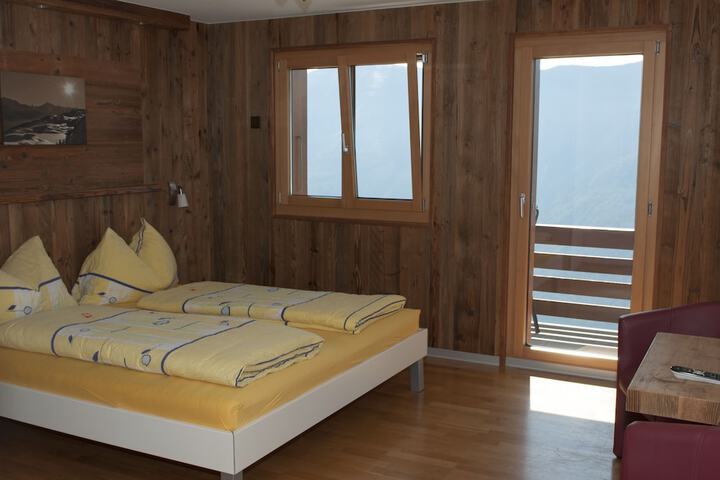 Room 6 of 43