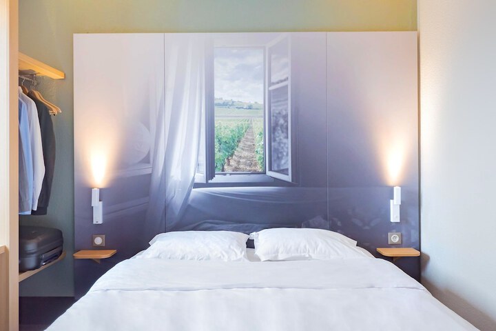 Room 10 of 44