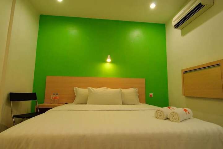 Room 5 of 20