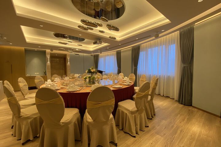 Ballroom/Hall 100 of 142