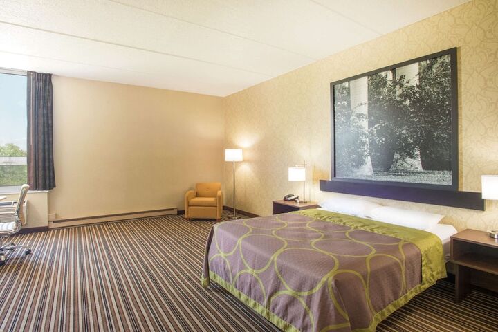 1 Queen Bed Efficiency (8 of 15)