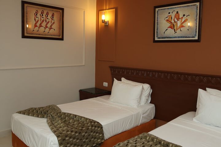 Room 16 of 37