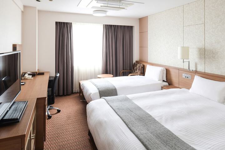 Room 16 of 60