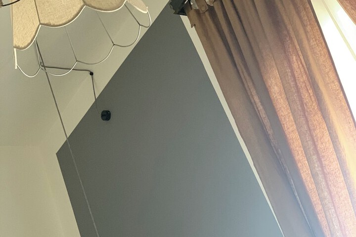 Room 10 of 204