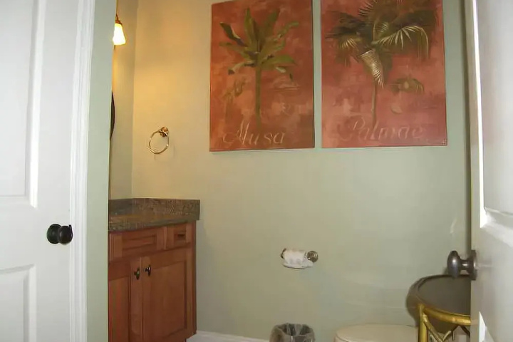 Room 9 of 25