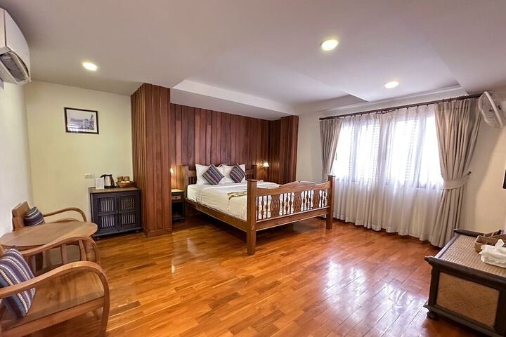Room 28 of 84