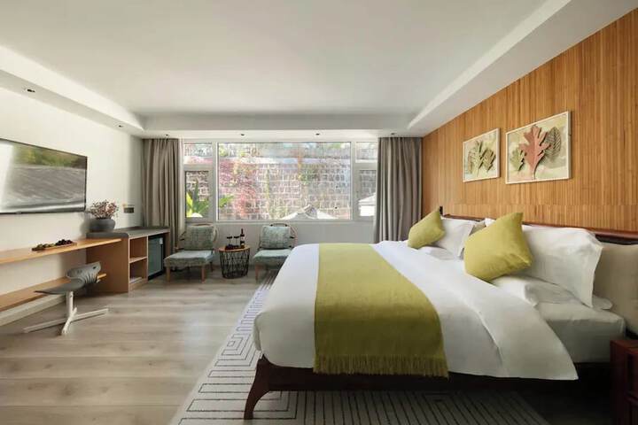 Room 20 of 163