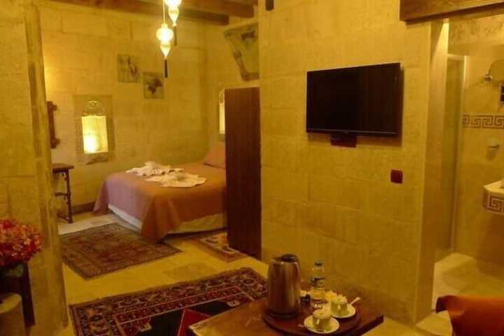 Room 9 of 35