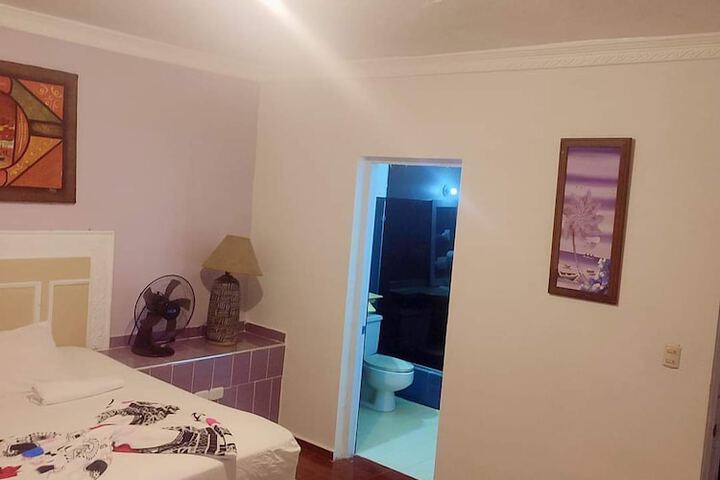 Room 6 of 28