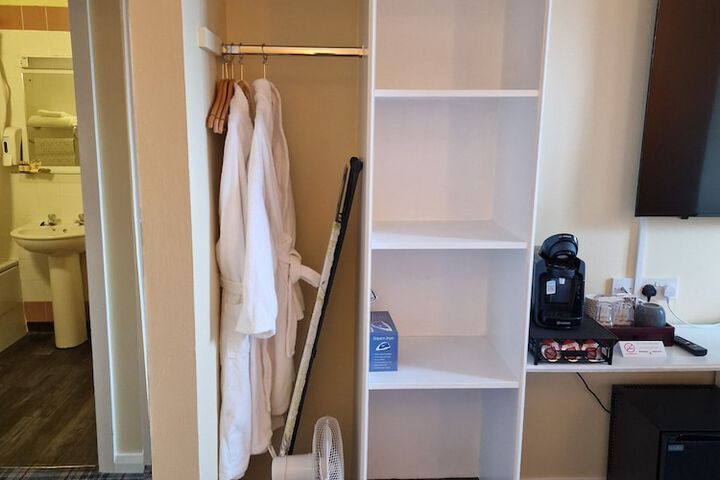 Room 22 of 83